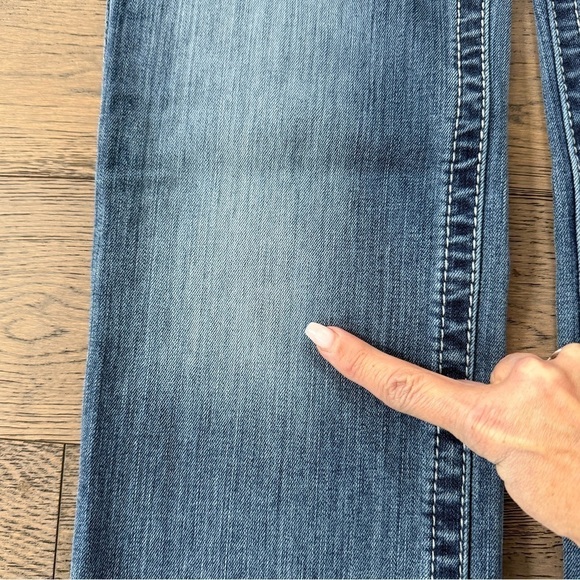 Ariat Real Denim Mid Rise Straight Leg Jeans - Picture 11 of 11